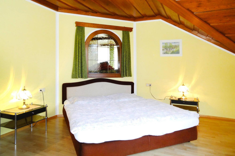 Room 2, Apartment in St. Kanzian Near Klopeiner See, Völkermarkt