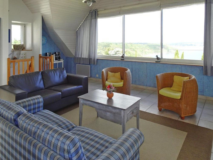 Others 5, Apartment in Pordic Near Sandy Beach, Côtes-d'Armor