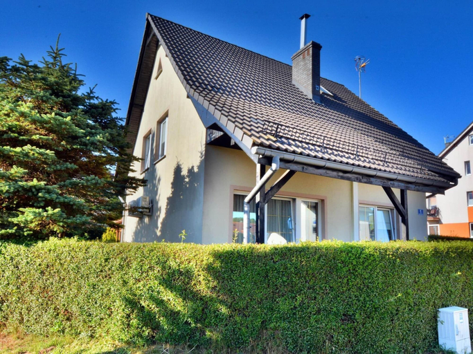 Exterior 3, Comfortable Villa With a Large Private Garden, Sławno
