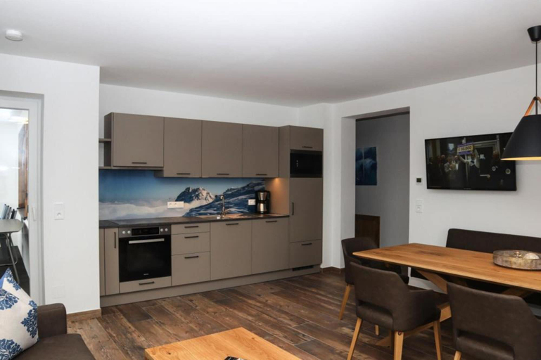 Others 2, Apartment in Bramberg am Wildkogel With Barbecue, Zell am See