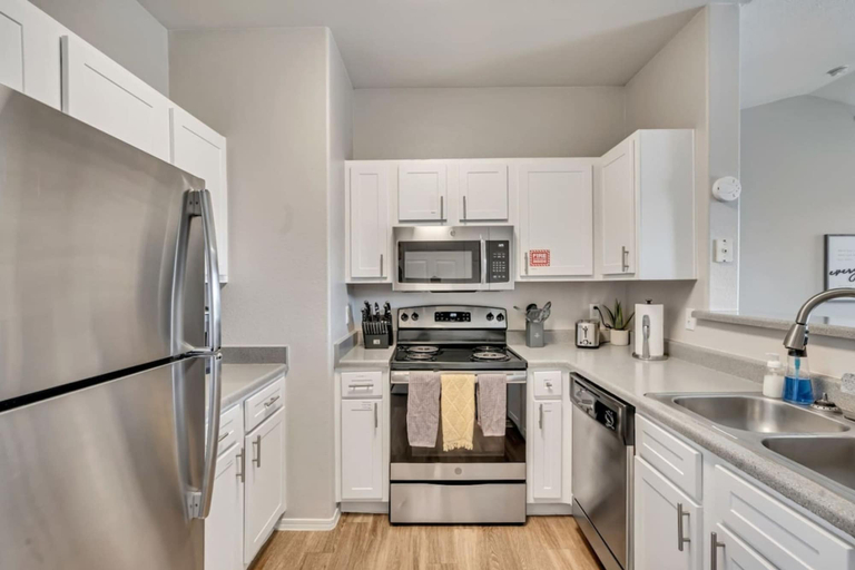 Room 4, J380 at Mountain View by CDH, Davis