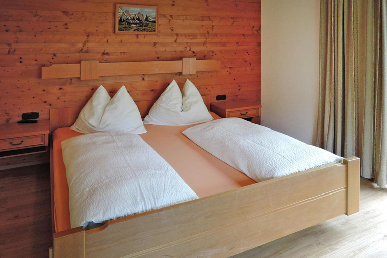 Bedroom 2, Apartment in Fusch Near Grossglockner Road, Zell am See
