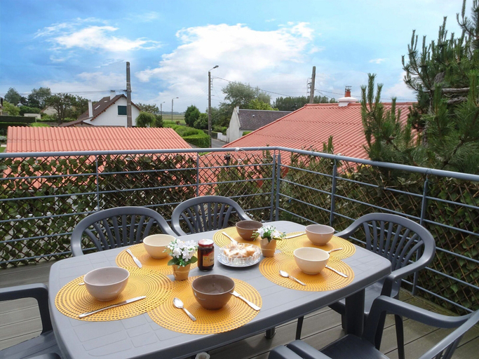 Dining 2, Holiday Flat in Cayeux-sur-mer Near Beach, Somme