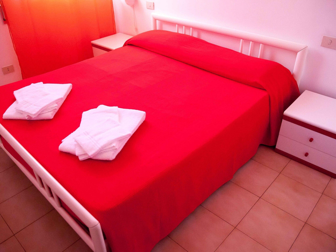 Room 1, Apartment in Residenza Alberghiera Italia, Luni, La Spezia