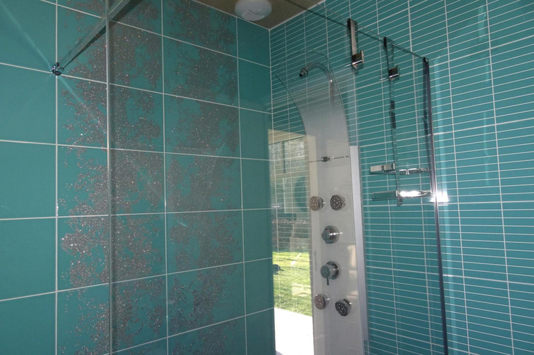 Bathroom 4, House in Normandy With Sauna & Coastal Charm, Seine-Maritime