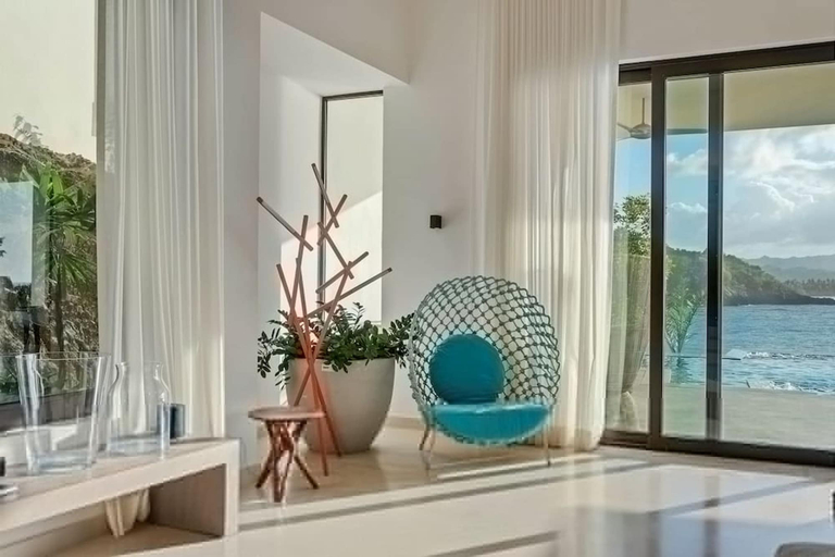 Room 2, Gorgeous Beach House Perched Right Over the Ocean, Santa Bárbara de Samaná