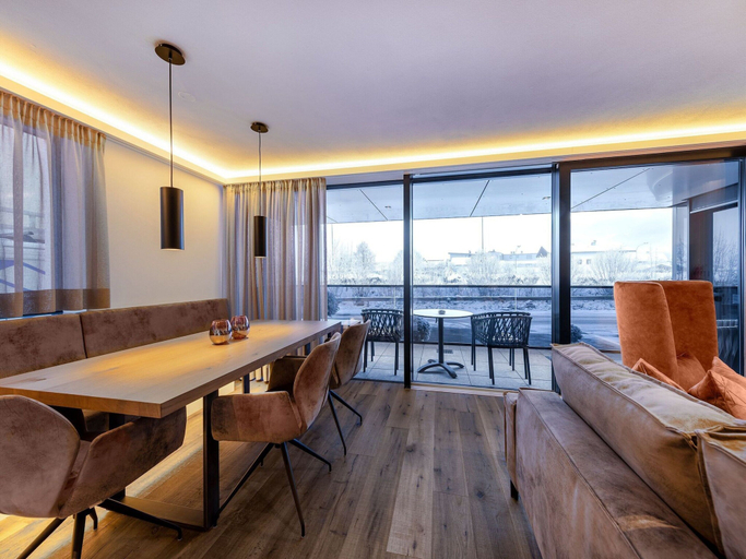 Dining, Apartment in Bramberg With Mountain Views, Zell am See