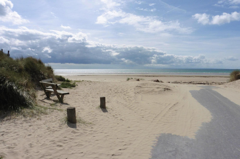 Others 5, Cottage in Saint Germain sur Ay, Manche