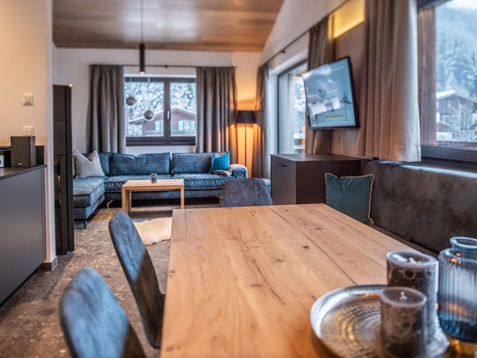 Others 5, The Village - Chalet Stone House, Zell am See