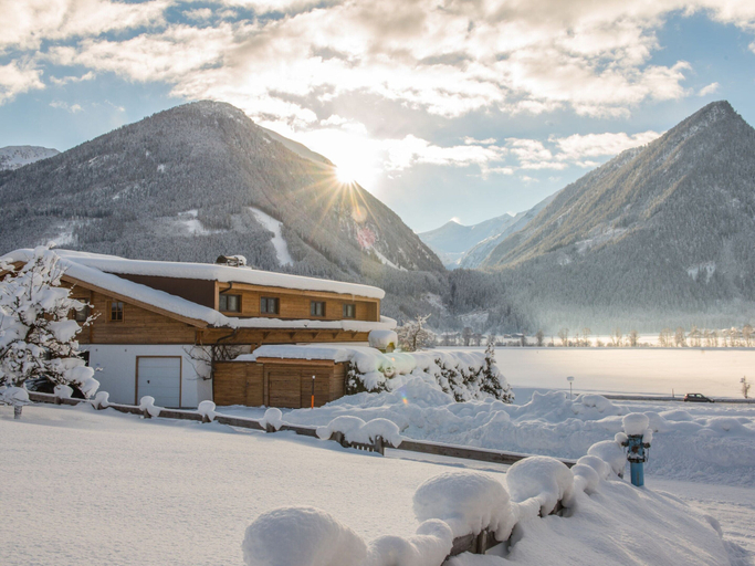 Exterior 2, Chalet in Neukirchen with Mountain Views, Zell am See