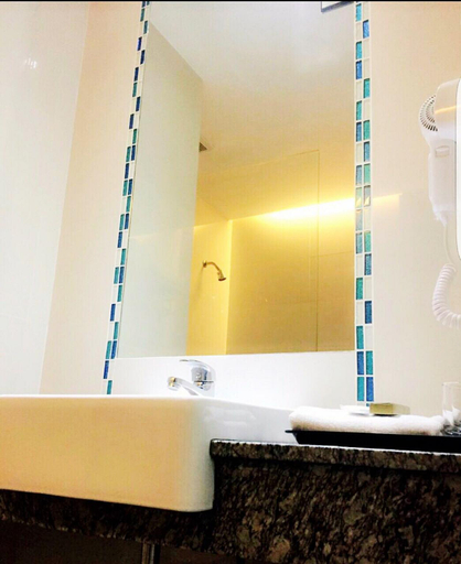 Bathroom 9