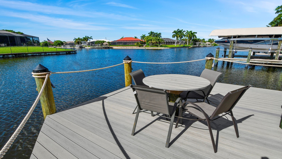 Room 4, Seascape - Spa Whilrpool South Terrace 4 Bedroom, Lee