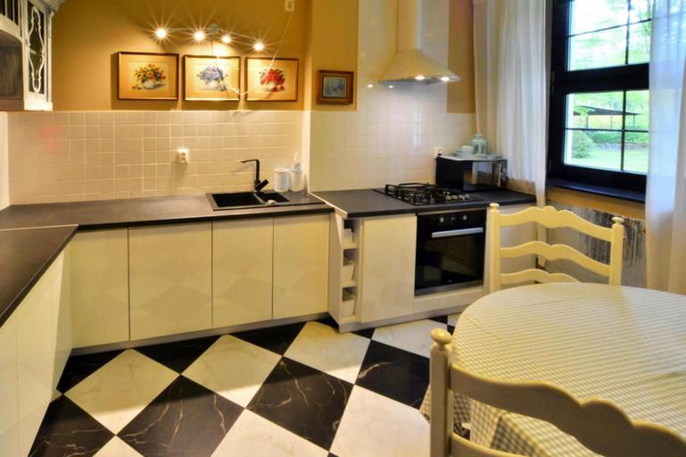 Private kitchen 3, Large Holiday Villa With Fireplace and Garden, Koszalin