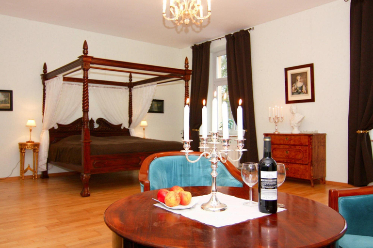 Bedroom 3, Schlossurlaub nahe Ostsee und Tressower See, Nordwestmecklenburg
