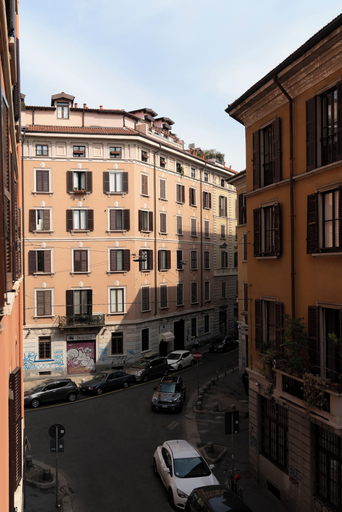 Exterior & Views 30