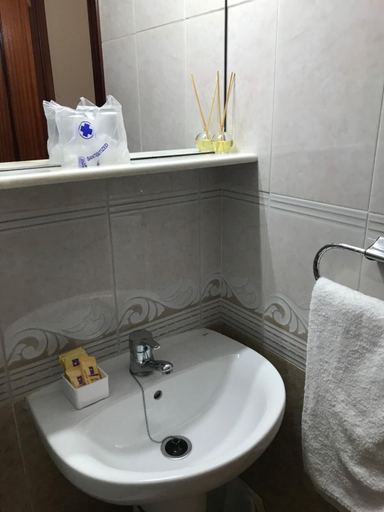 Others 4, Hostal Argentina, Cáceres