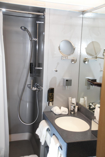 Bathroom, Hotel Sonnenhalde Wiesen, Albula