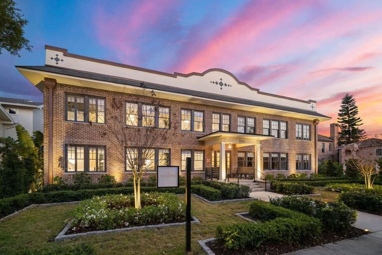 Room 3, The Adaline 5 by Brightwild Classy Hyde Park Apt, Hillsborough