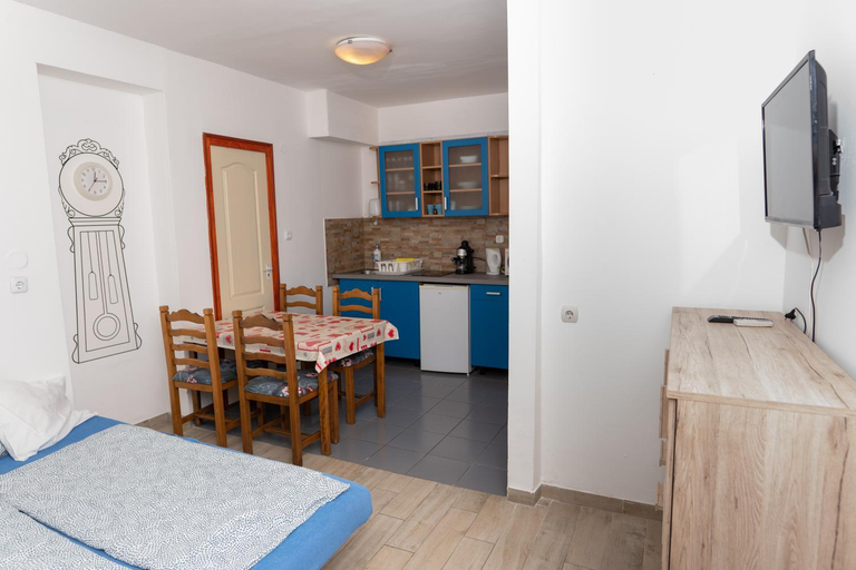 Others 5, Pelso Apartman, Siófok