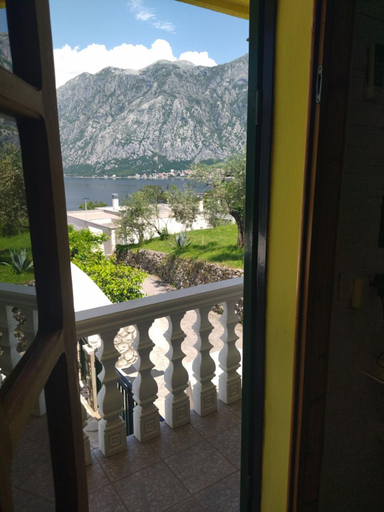 Others 5, Apartment Ksenija