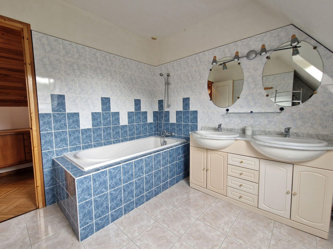 Bathroom 3, Apartment in Benodet near Sandy Beaches, Finistère