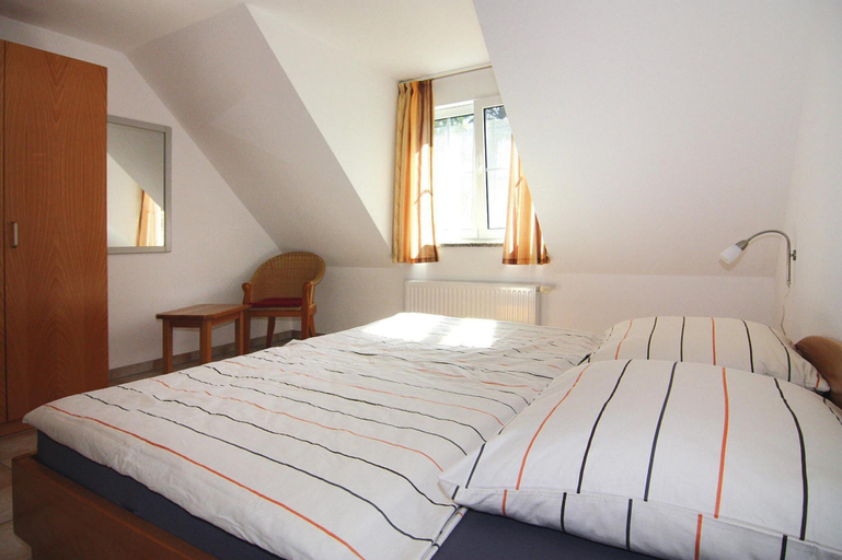 Bedroom 2, House Near Baltic Sea in Zingst With Terrace, Vorpommern-Rügen