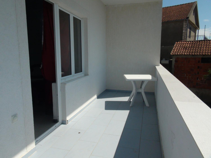 View 3, Yoga & Apartment Zlata Oliva