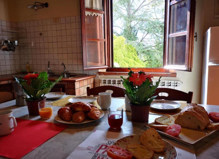 Others 4, Sunflower apt With Shared Pool Family fun, Perugia