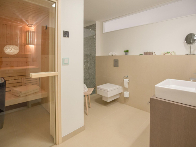 Bathroom 1, Dunenresidenz Prora, Vorpommern-Rügen