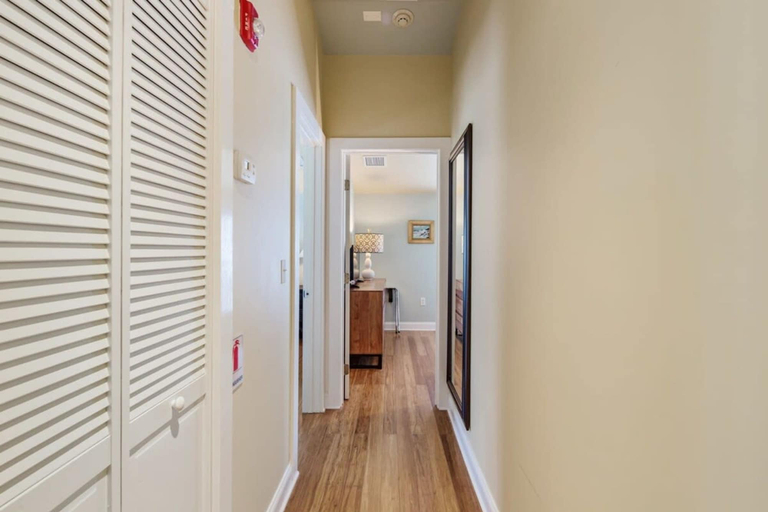 Room 2, Sky Suites Retreat by Brightwild 2 Stunning Condos, Monroe