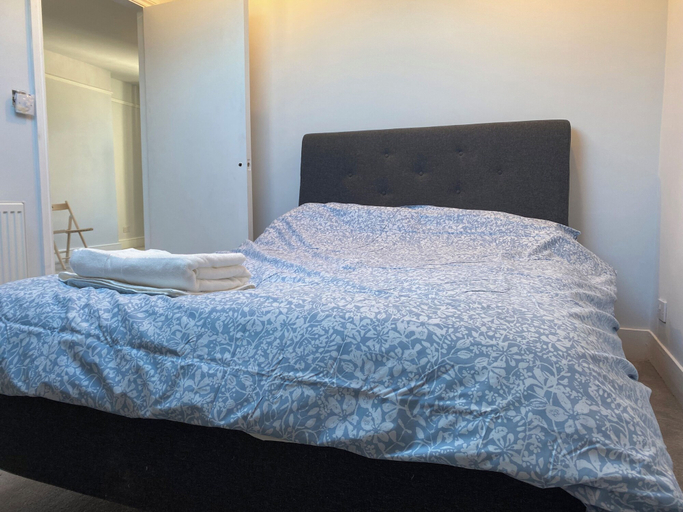 Bedroom 2, The Croydon Penthouse, London