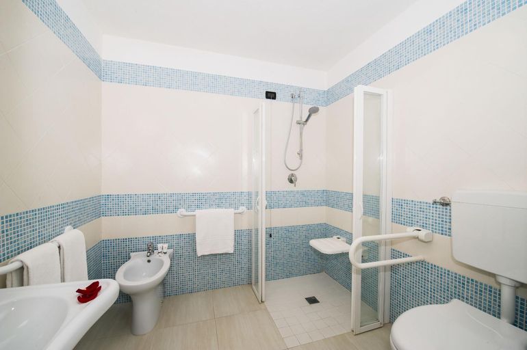 Bathroom 5, San Francesco, Napoli
