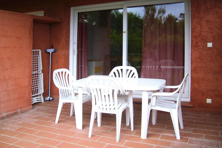 Others 5, Spacious Corsica Stay for 8 Near Beach, Haute-Corse