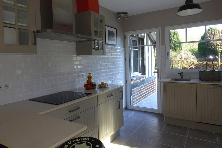 Private kitchen, House in Normandy With Sauna & Coastal Charm, Seine-Maritime