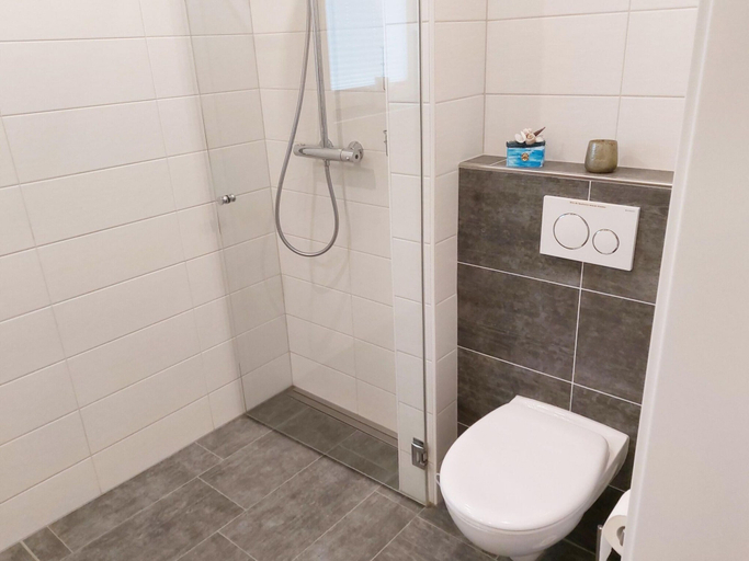 Bathroom 5, Ferienwohnung in Nesse, Aurich