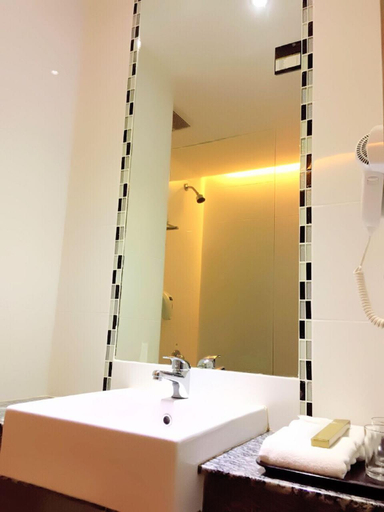 Bathroom 29