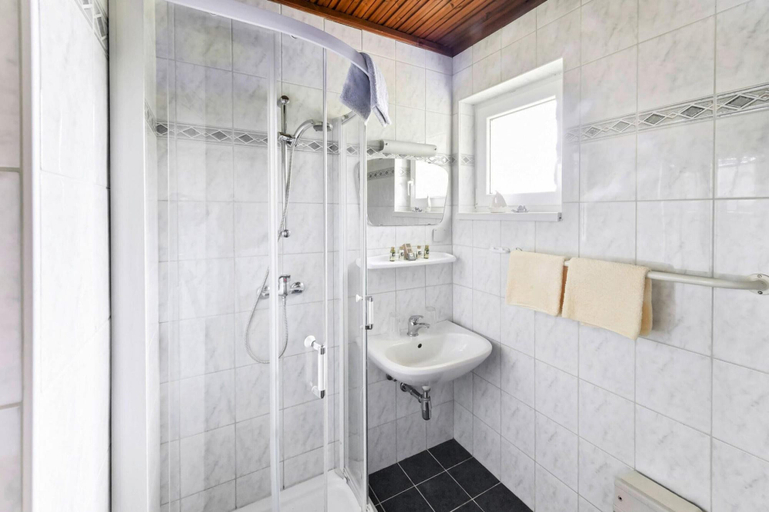 Bathroom, Bungalow on Lake Klopein With Garden, Völkermarkt