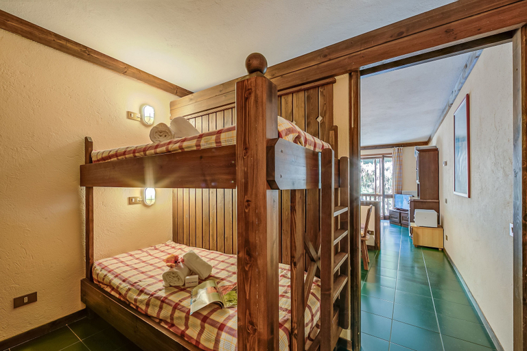 Room 5, Grange Hike Ski - 31D Sestriere, Torino