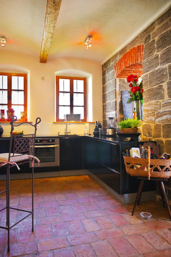 Dining 2, Chalet in Styria With Pool & Panoramic Views, Südoststeiermark