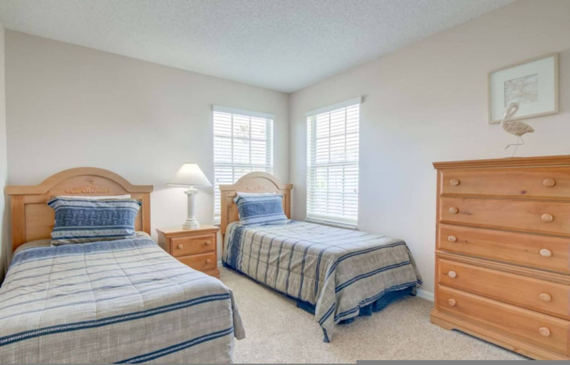Room 3, Spacious 5-bedroom Villa With Private Pool Spa and Games Room, Polk