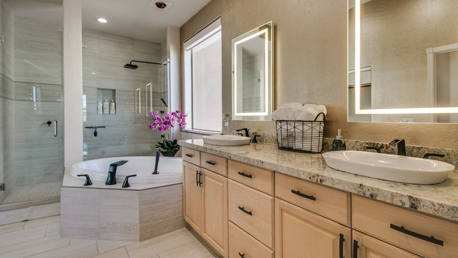 Bathroom 4, Fabulous 4-bdrm W/breathtaking Views & Pool!, Maricopa