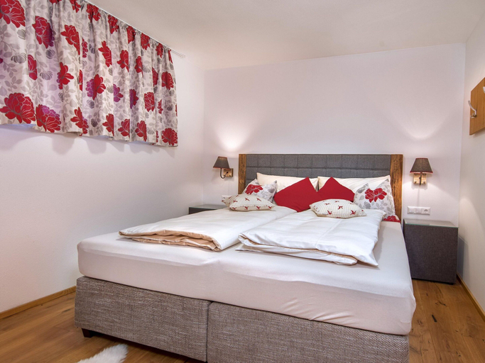 Bedroom 3, Apartment in Neukirchen by Wildkogelbahn, Zell am See
