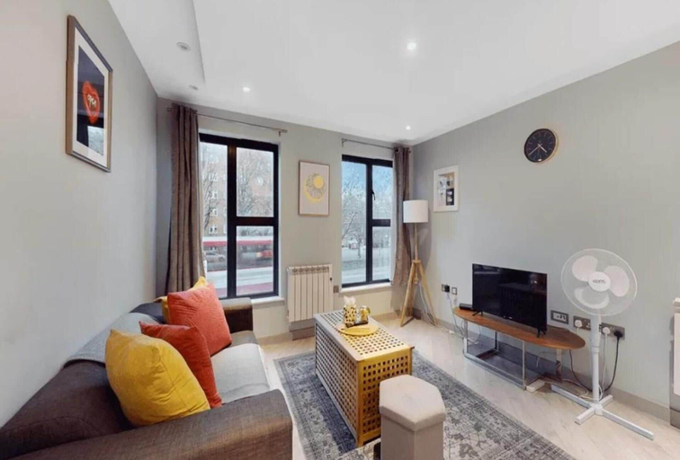 Living area 3, Modern, Central East London City Apartment, London