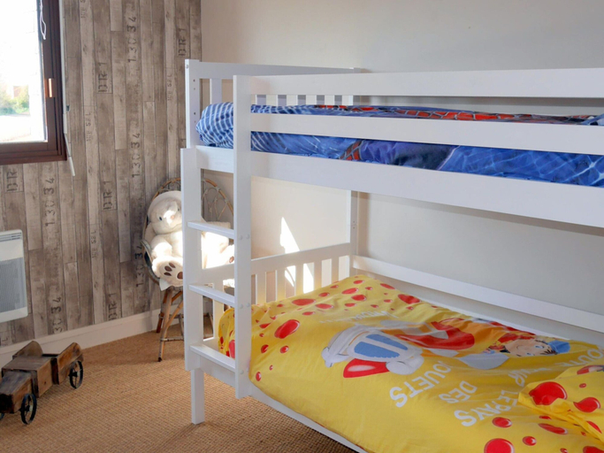 Bedroom 2, Holiday Home With Jacuzzi, Guisseny, Finistère