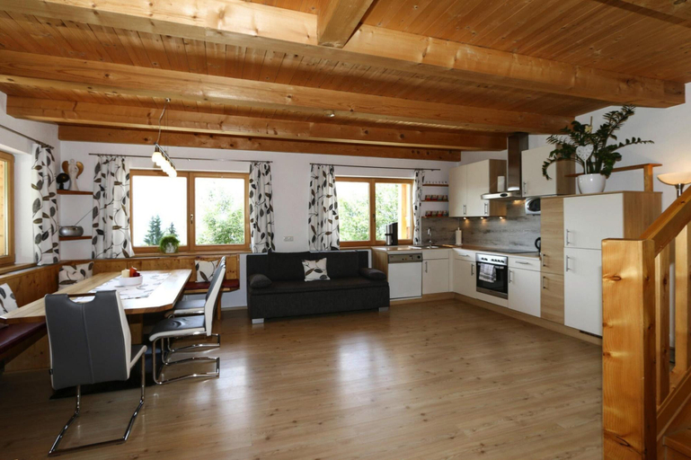 Others 5, Chalet in Zell am Ziller Near Ski Lifts, Schwaz