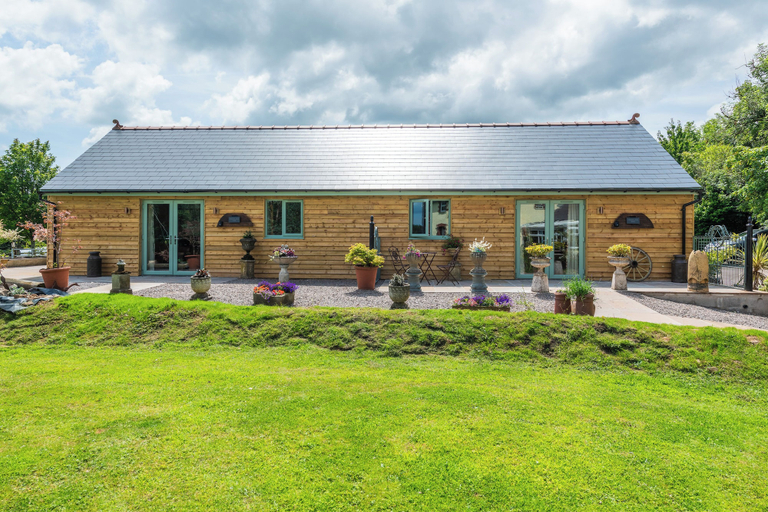 Exterior 4, Paddock View Barn, 1-bed, Sleeps 4 With Parking, Vale of Glamorgan