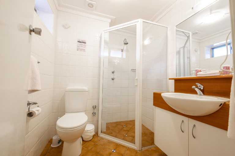 Bathroom 13