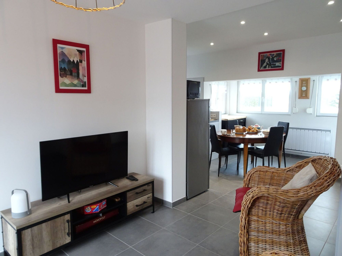 Living area, Bungalow in Gouville-sur-mer Near Beach, Manche