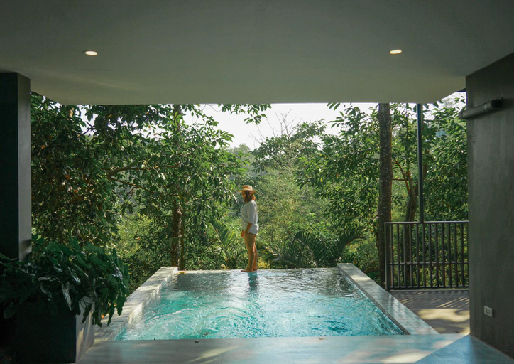 Swimming Pool 8