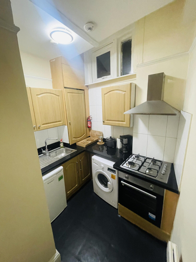 Others 4, Captivating 2-bed Apartment in London Paddington, London